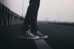 探索奢华与舒适兼备的男士老爹鞋