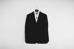 果洛西服品牌，传统与时尚的完美结合